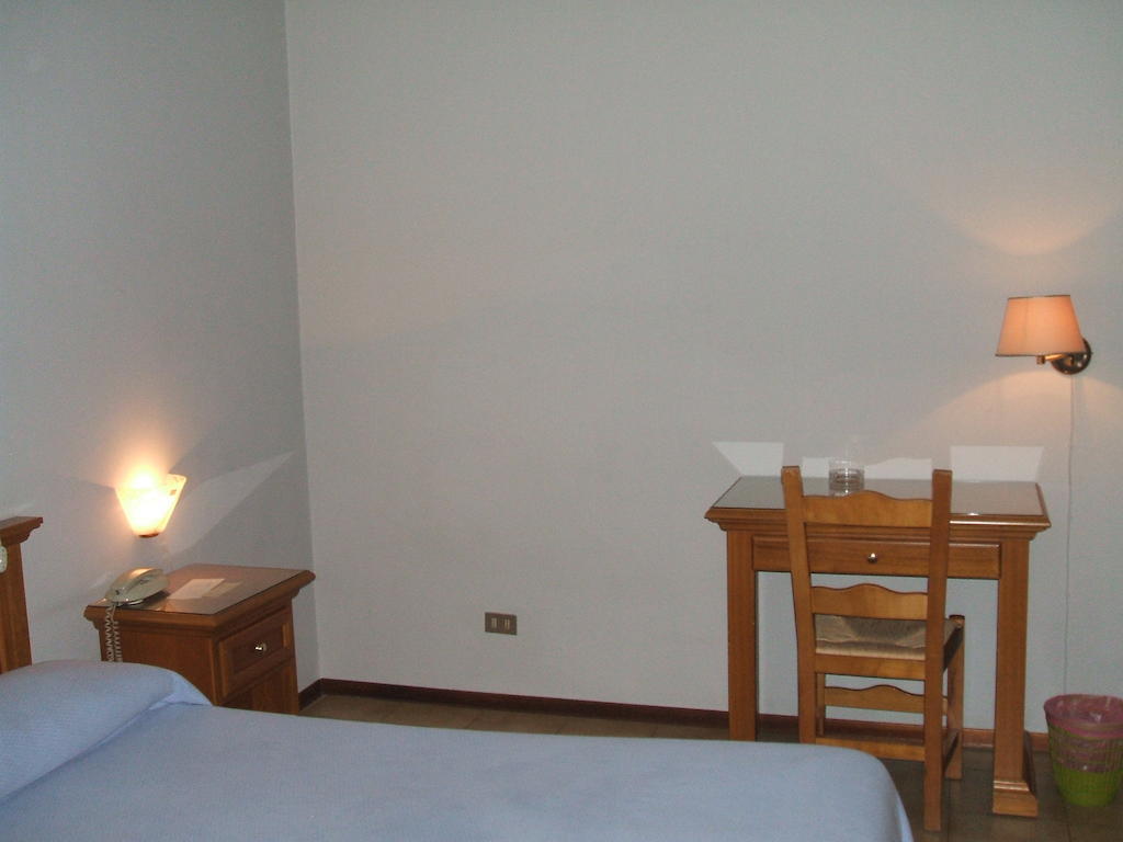 Hotel Ristorante Da Gianni Bovolone Zimmer foto